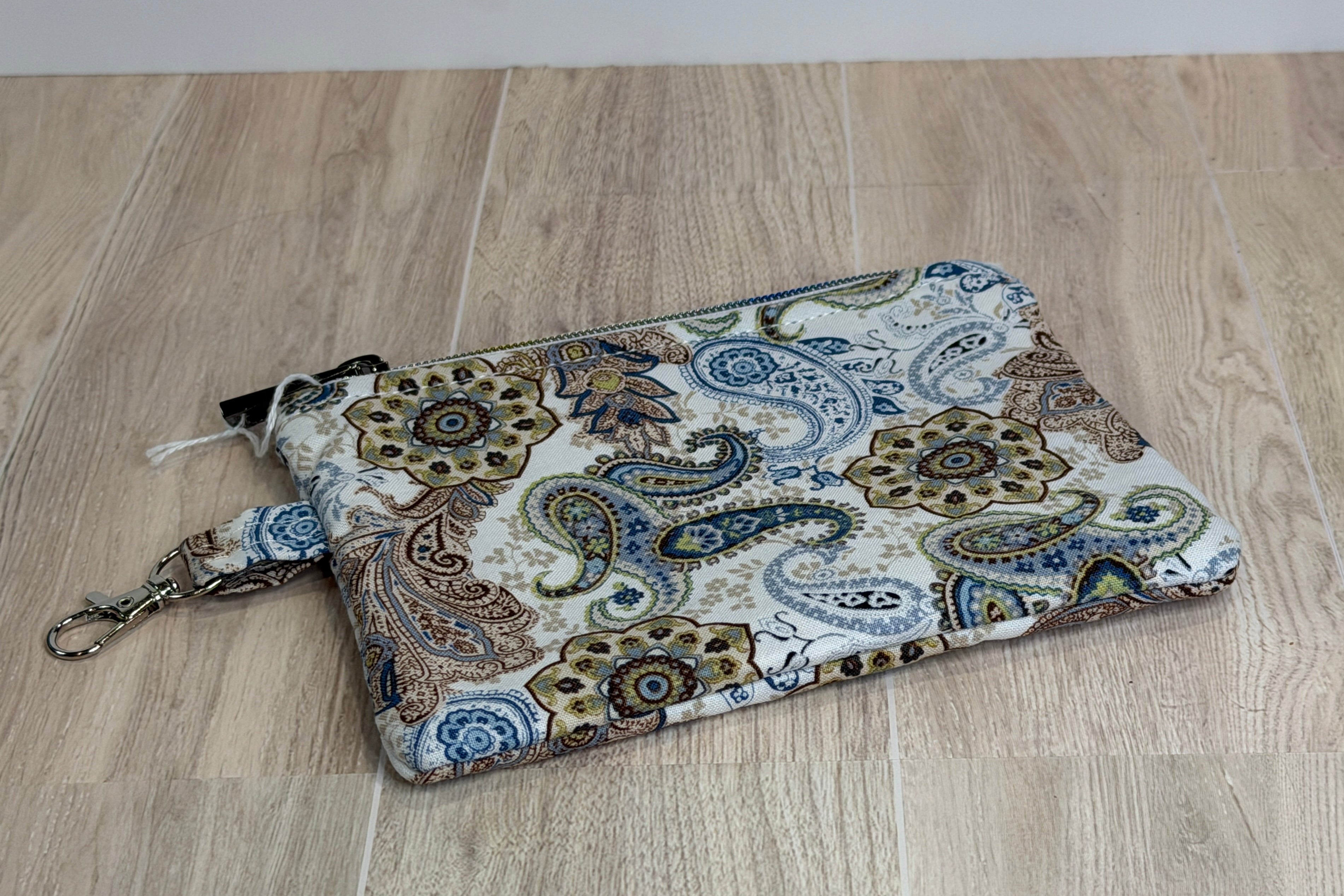 Handmade Essentials Key Clip Pouch | Heather Collection
