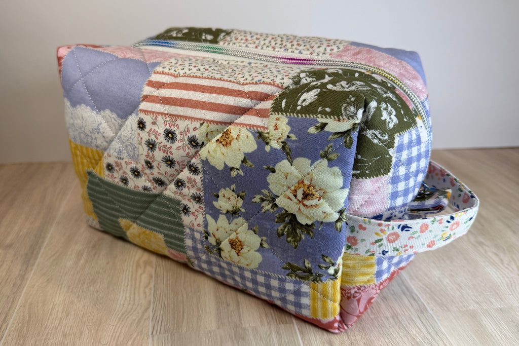 Medium Makeup Bag | Cottage Collection