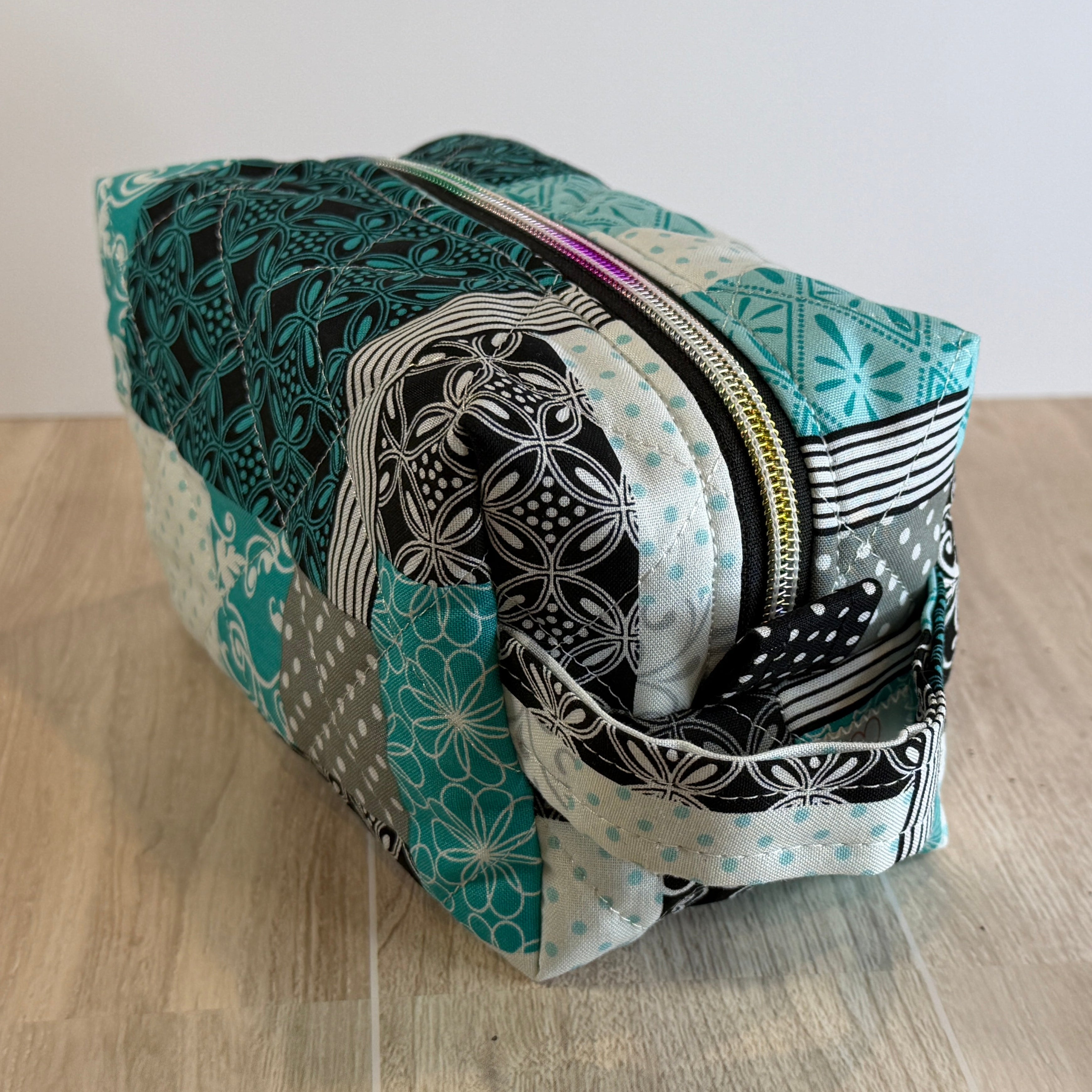 Handmade Medium Makeup Bag | Harbor Collection