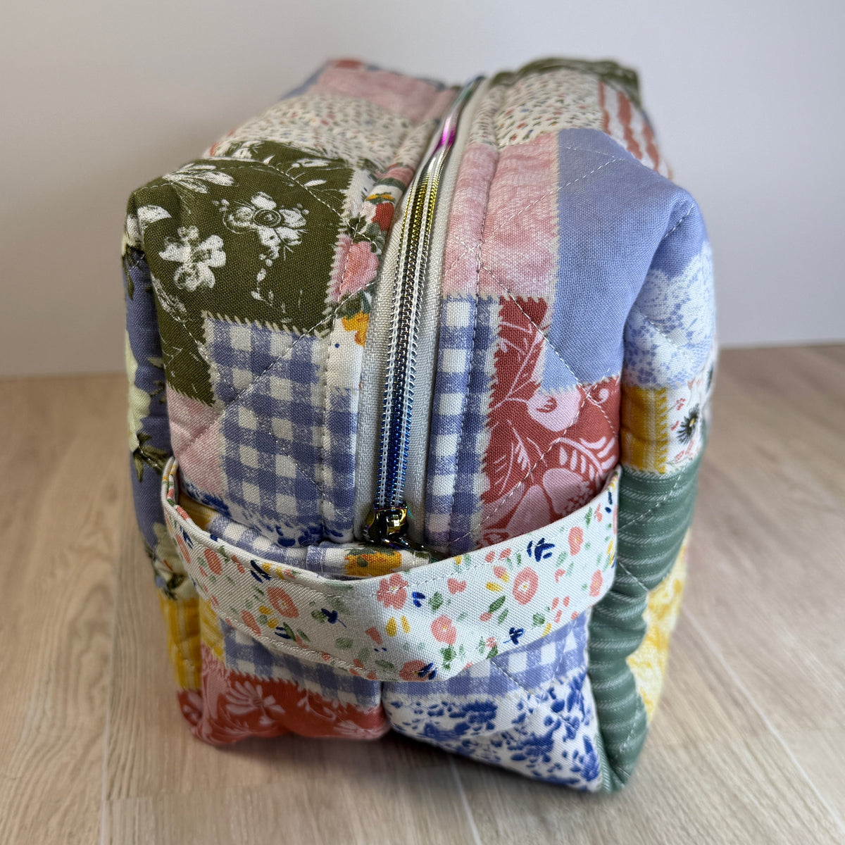 Medium Makeup Bag | Cottage Collection