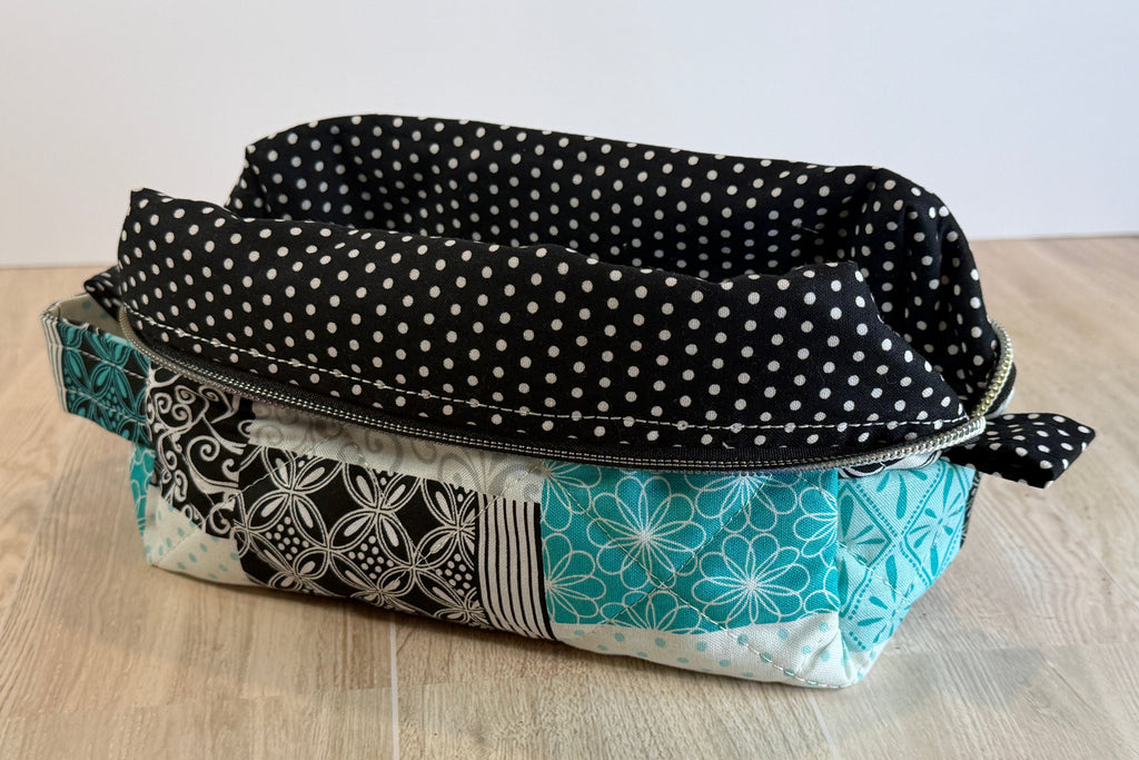 Handmade Medium Makeup Bag | Harbor Collection