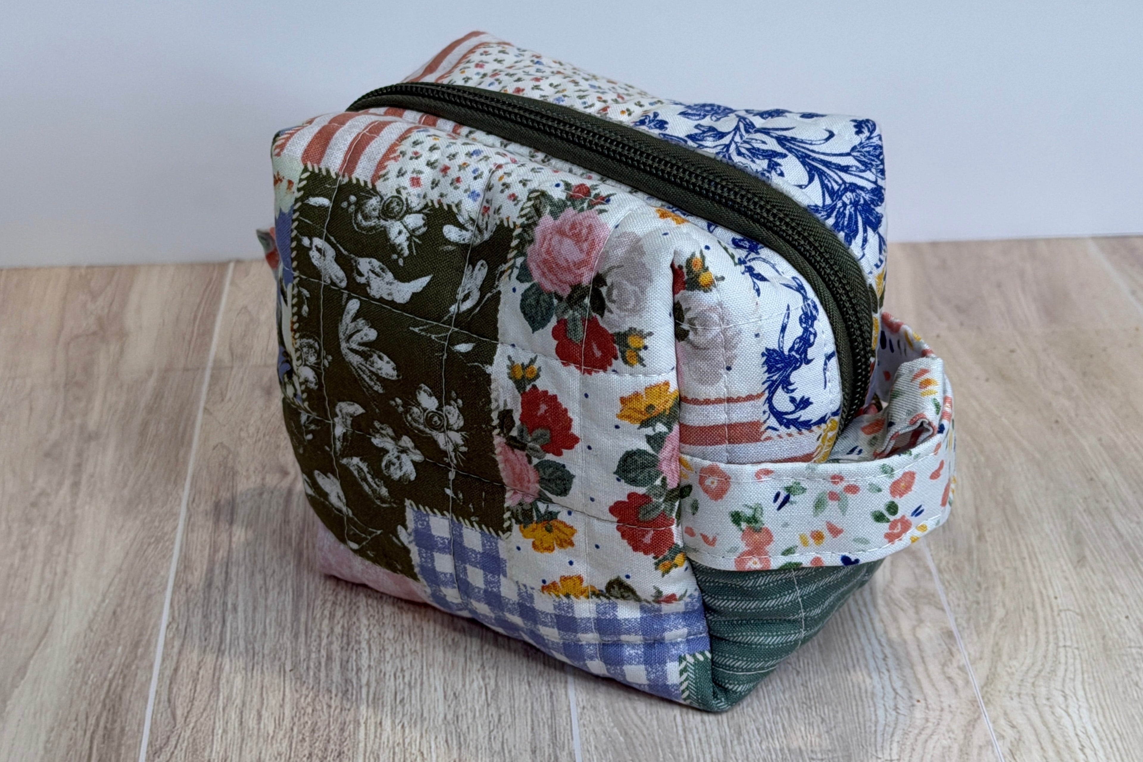 Handmade Xtra Small Makeup Bag | Cottage Collection